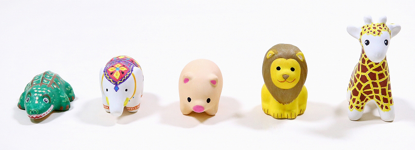 色を塗ったテラコッタ作品